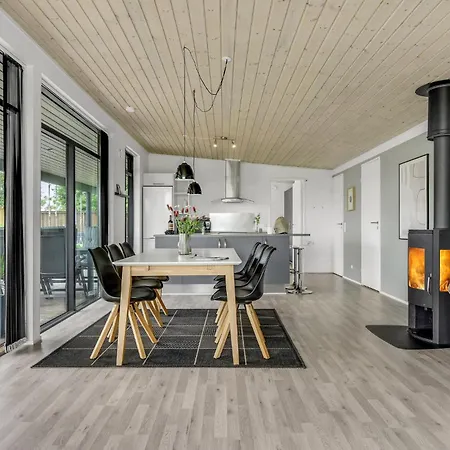Gorgeous Home In Sydals With Sauna * Skovby (Syddanmark)